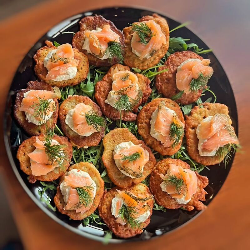 Placuszki ziemniaczane z łososiem