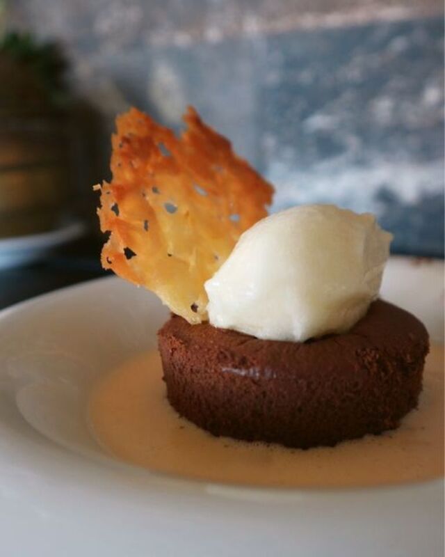 Petit gateau com gelado de lima