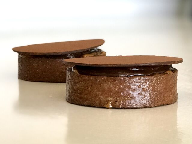 Pâte sablée cacao, praliné noisette, crémeux chocolat