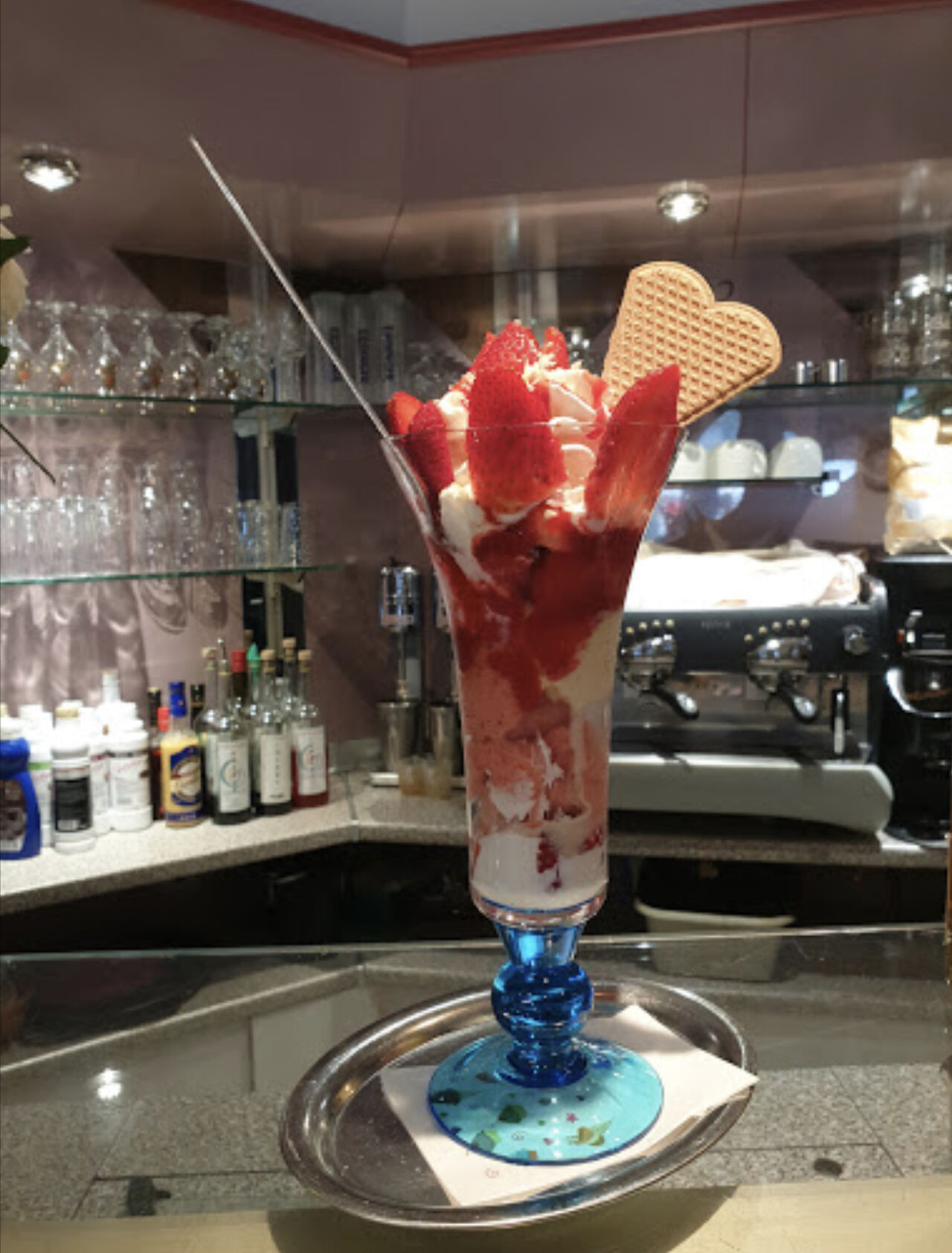Erdbeerbecher