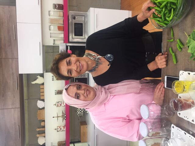 Show Tv Kendine iyi bak programından Ebru Akelle