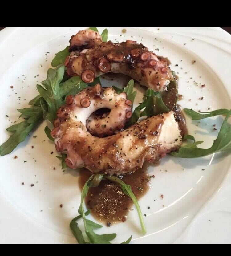 Oktopus auf Balsamico-Sauce