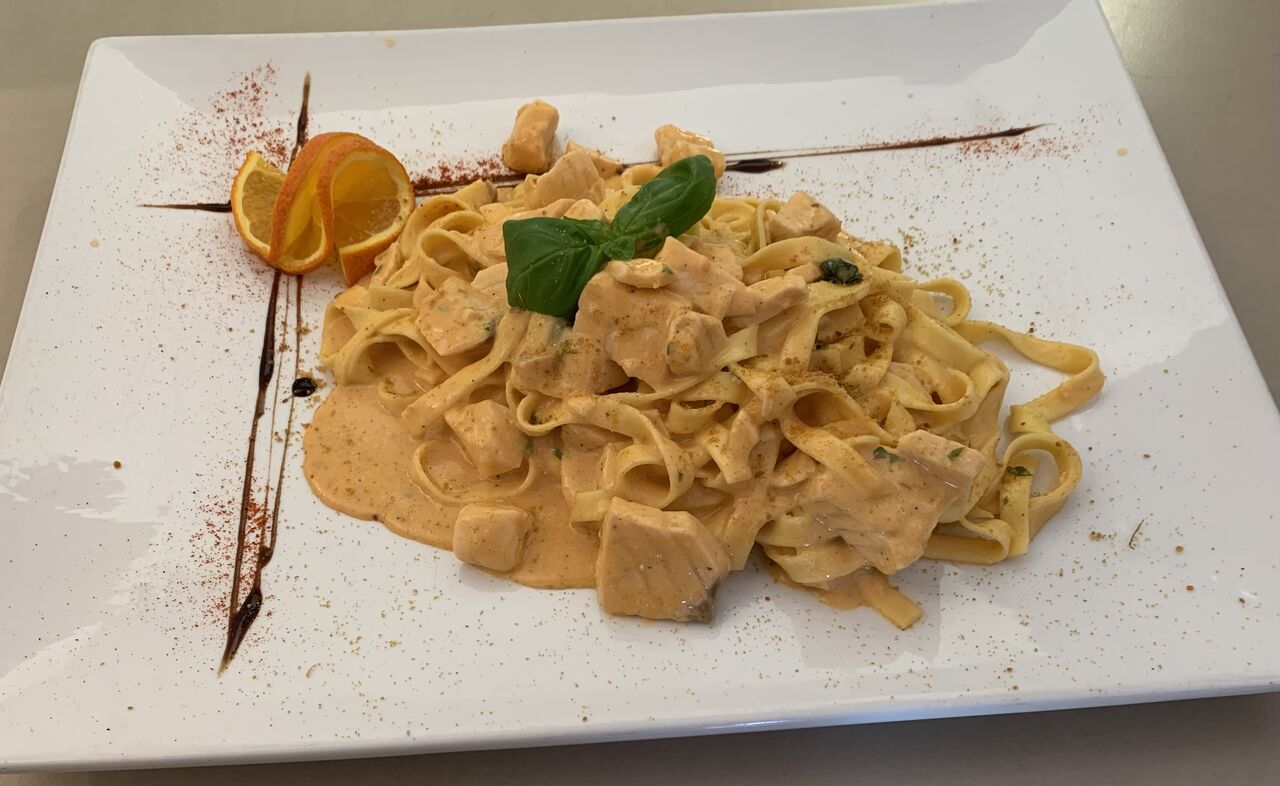 Tagliatelle al Salmone