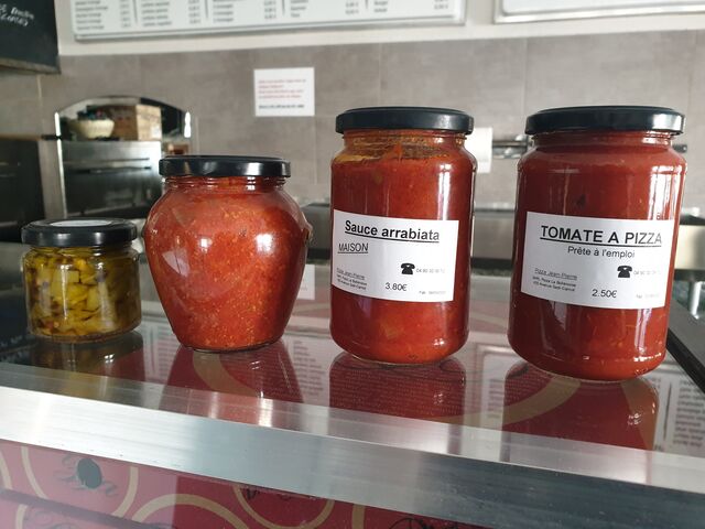 Sauce tomates faite par nos soins .
Suce a pizza
Sauce arrabiata
Sauce bolognaise
