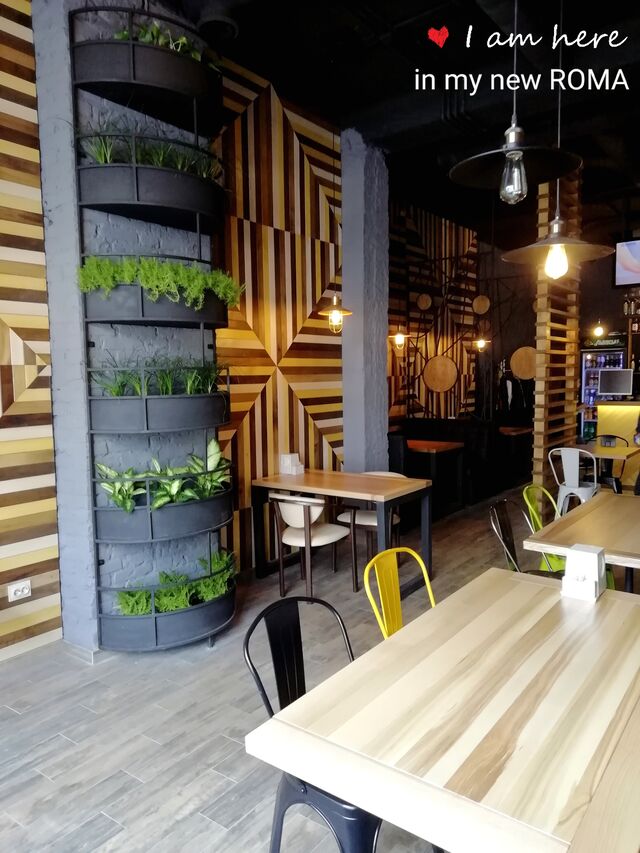 Pizza Roma вул. С. Бандери, 14