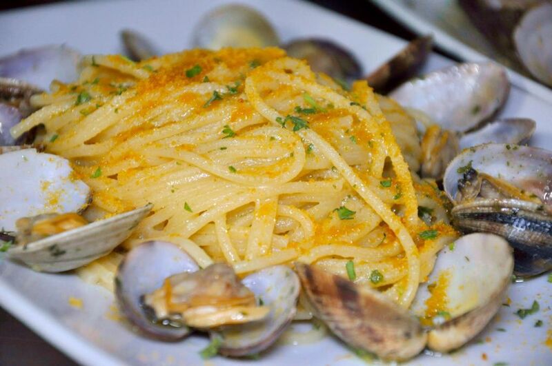 Linguine con arselle e bottarga