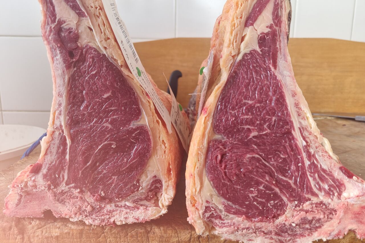 Cote à l'os simentale 3semaines de maturation .