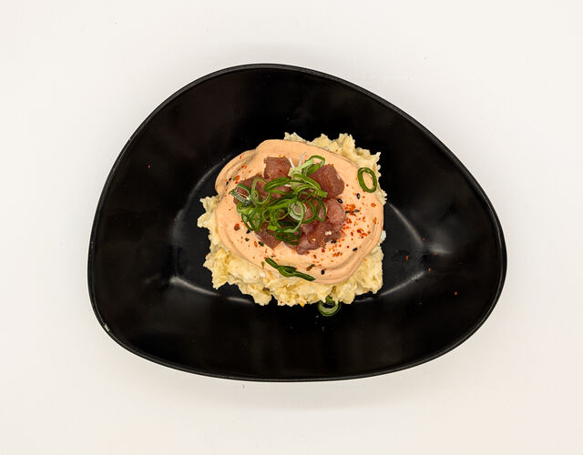 Ensaladilla rusa con mayonesa Kimchee con tartar de atún