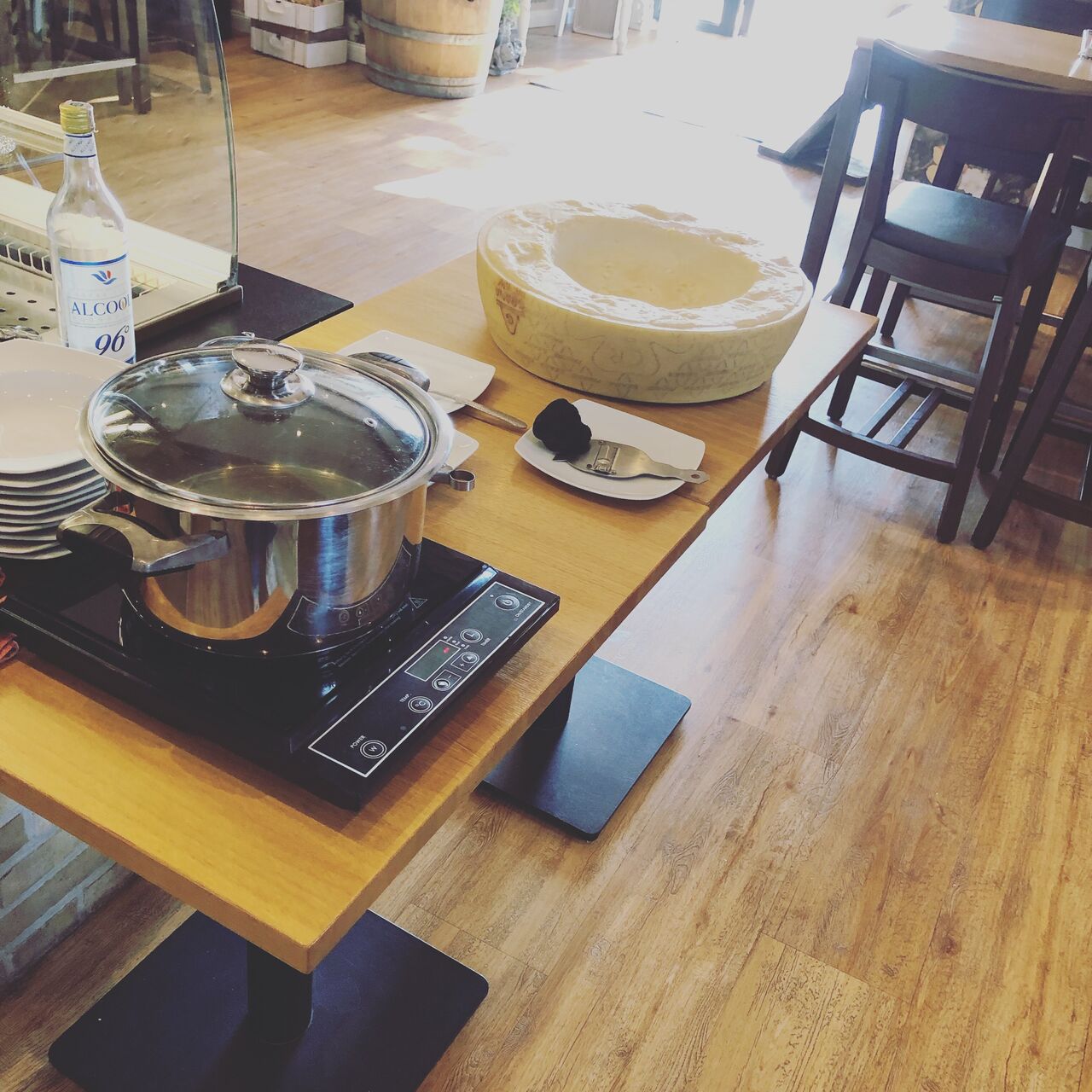 Pasta im Parmesanlaib
