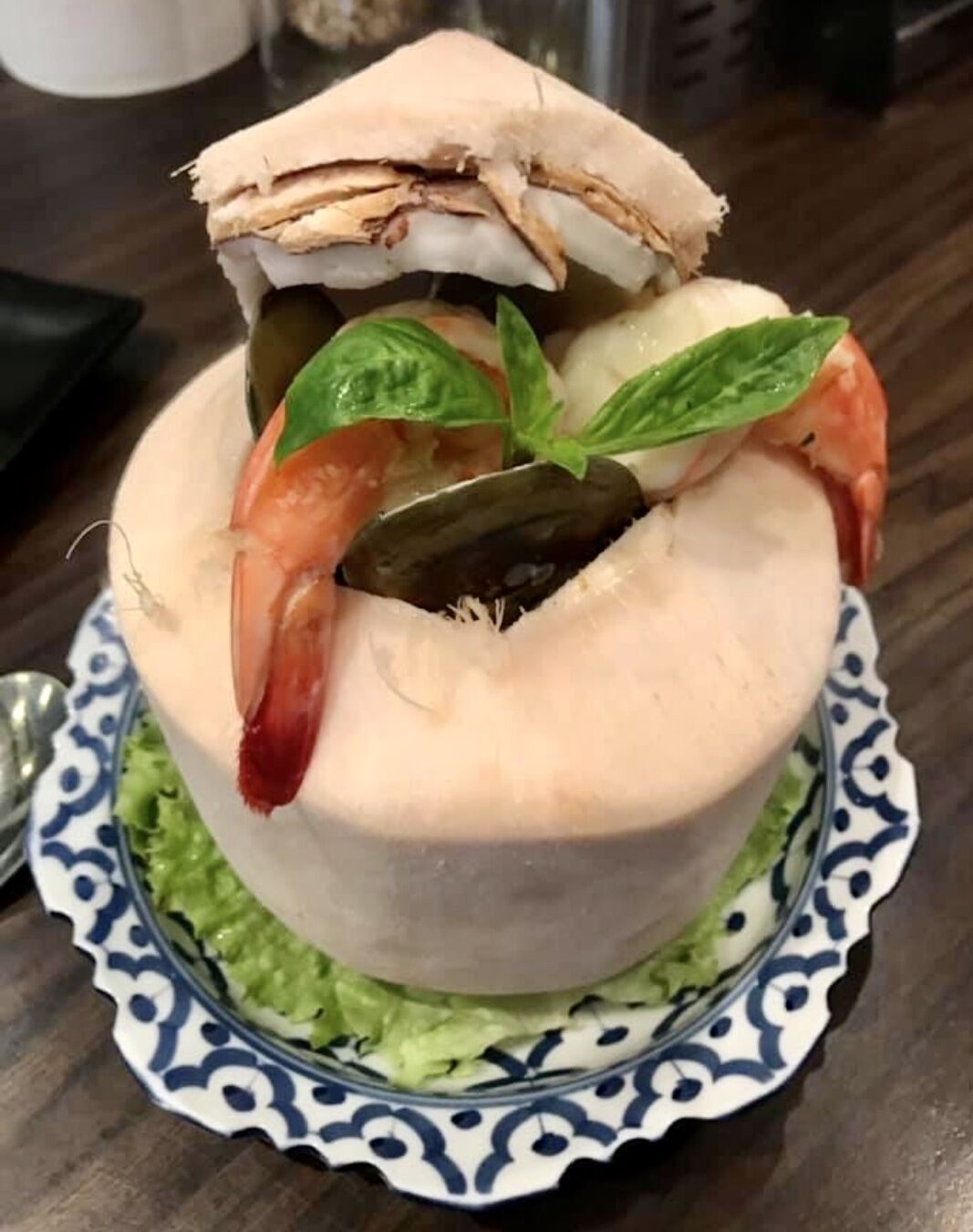 Coco Océan
« Fruits de mer au curry vert cuits dans une noix de coco fraiche »