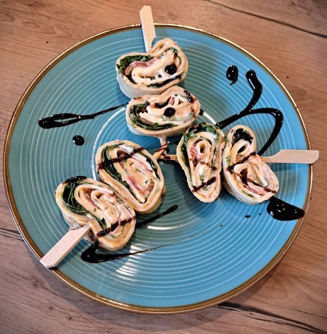 Wrap-Röllchen – Frisch, leicht & raffiniert serviert