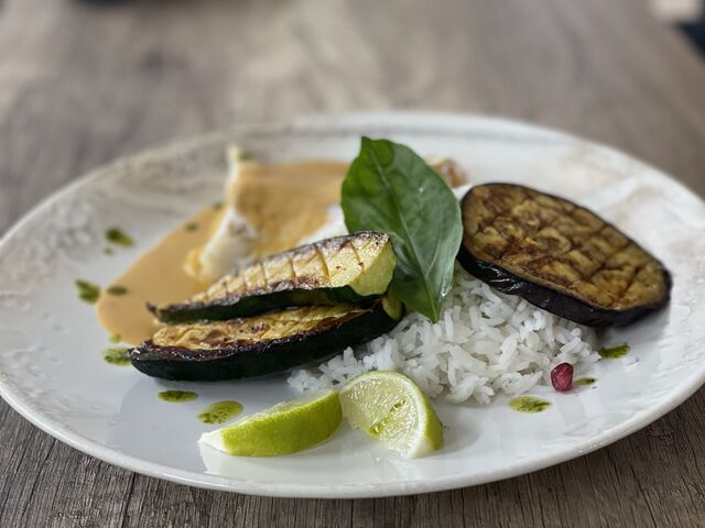 Filet de merlu coulis de crustacés au lait de coco