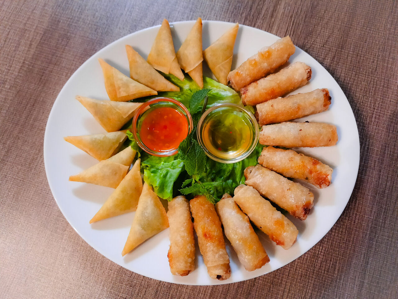 Assiette duo entrée nems-samousa 