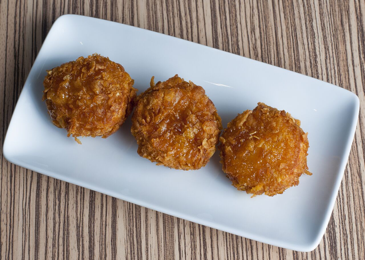 Queijo de cabra coberto de Corn Flakes 