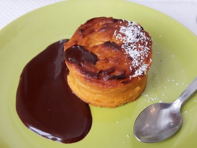 Le gâteau de patate douce est sans doute la petite douceur sucrée, fondante en bouche la plus connue de La Réunion. 