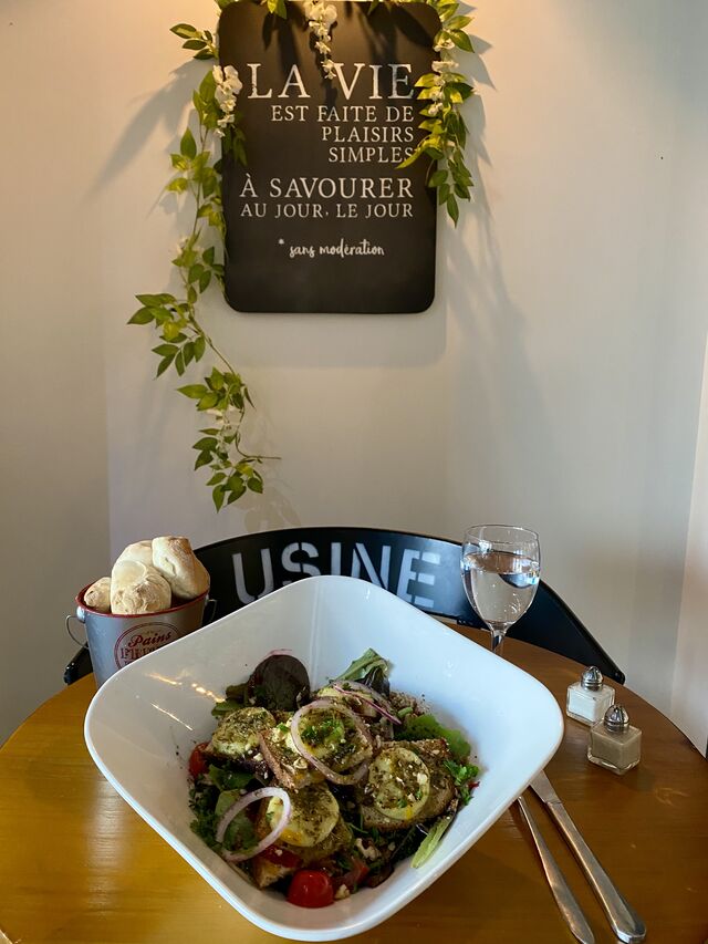 Salade de chèvre chaud 