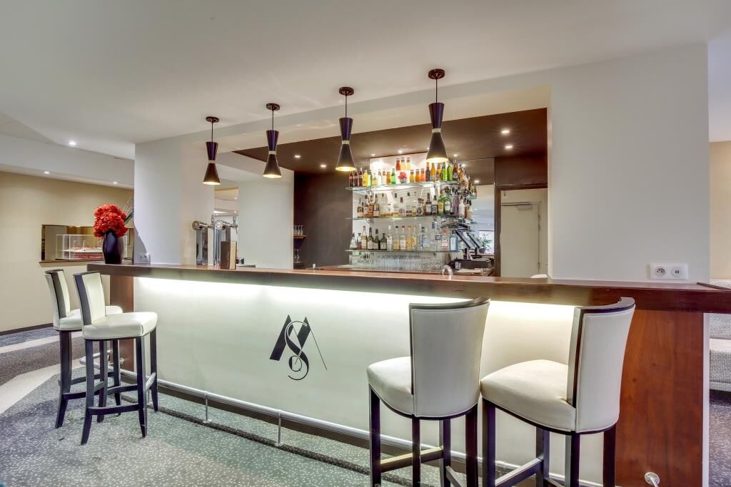 bar