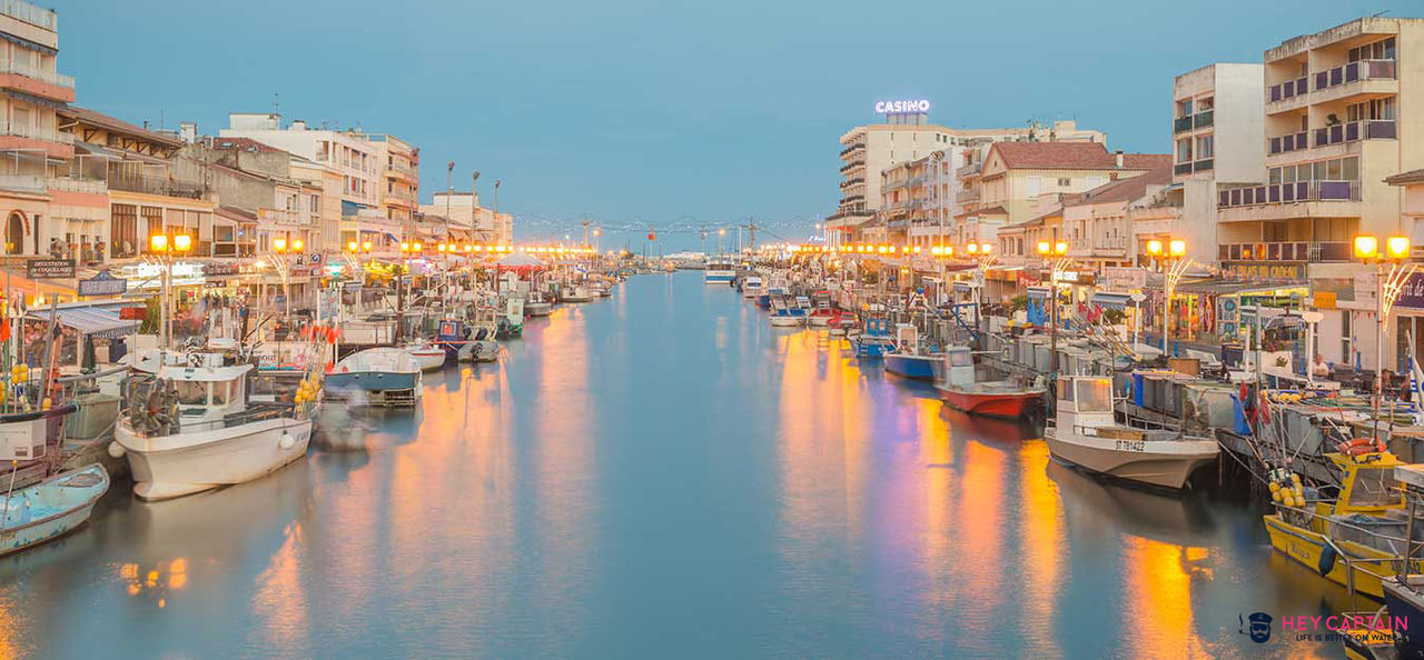 Restaurant en bord de mer, sur le quais de Palavas-les-Flots, rive gauche!