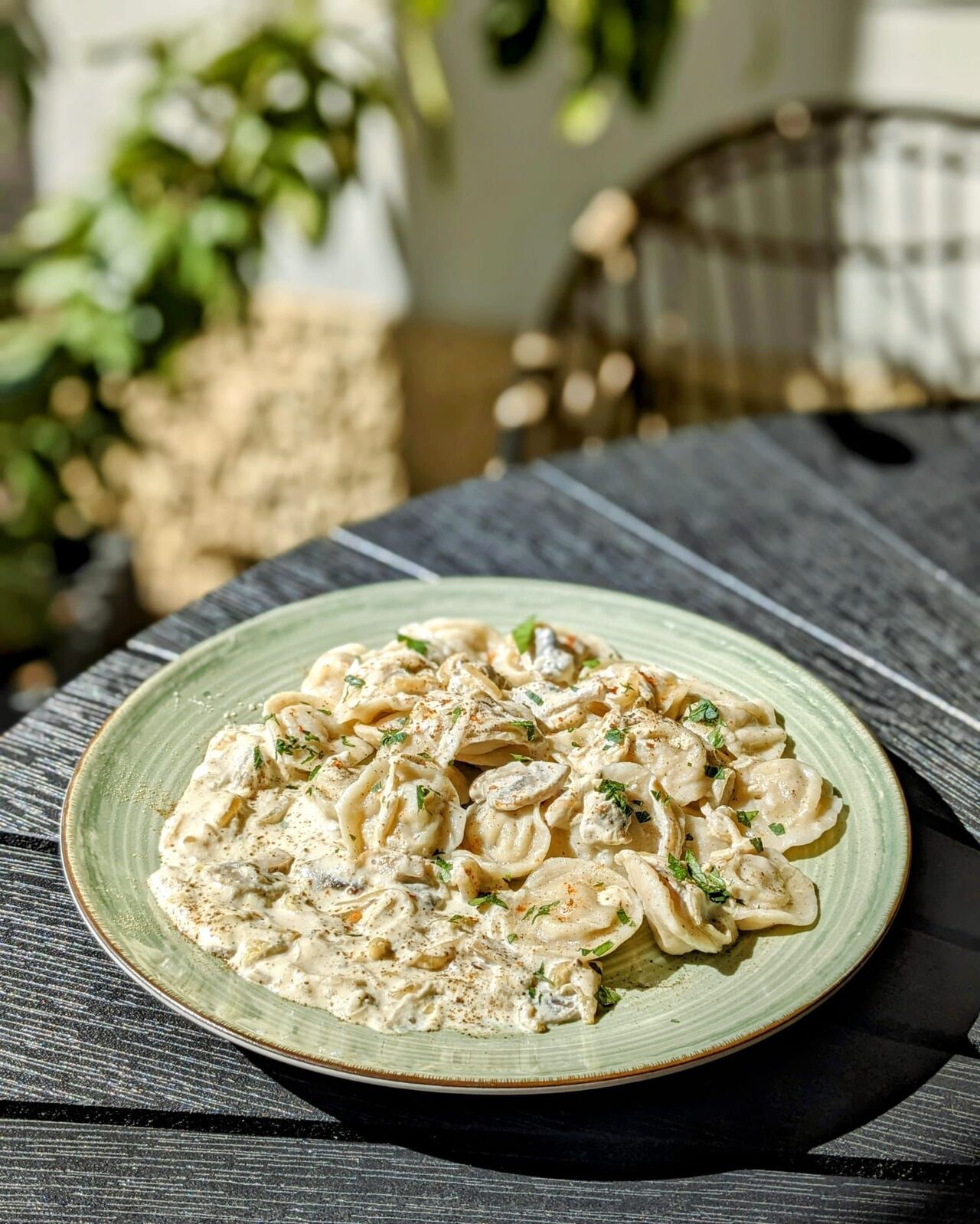 Pelmeně s houbovou omáčko 