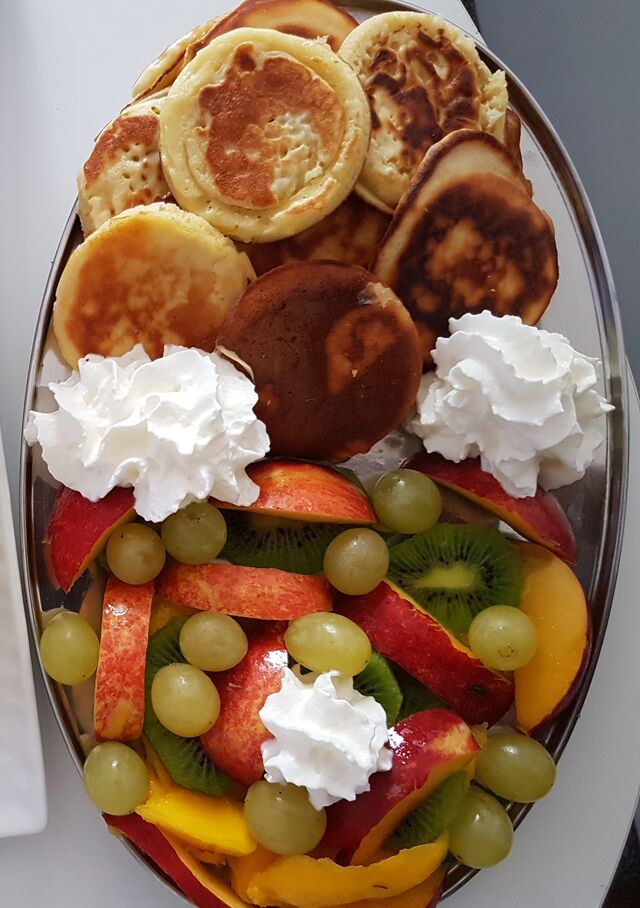 Pancakes et fruits