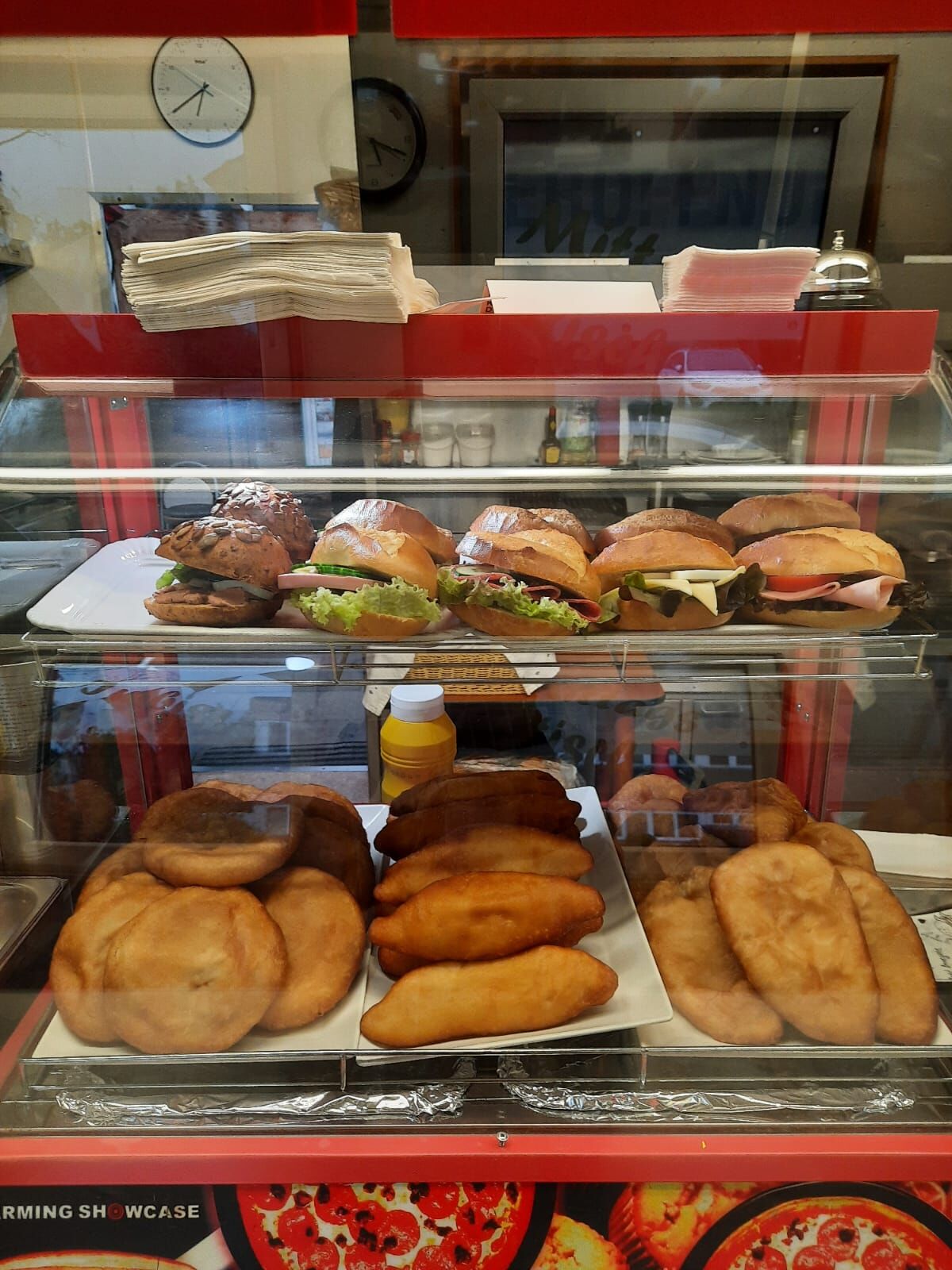 Belegte Brötchen & Teigtaschen