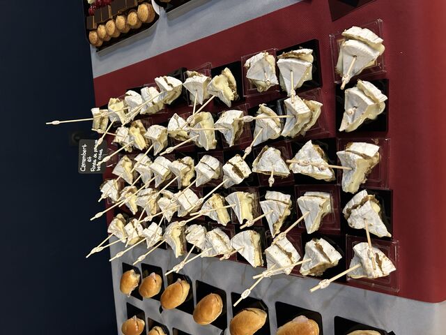 Camembert & Fondue de Poireaux & Baies Roses