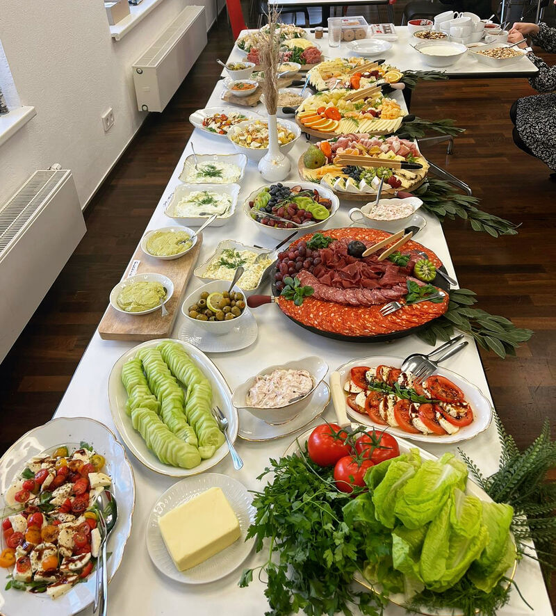 Frühstücken im Büro 