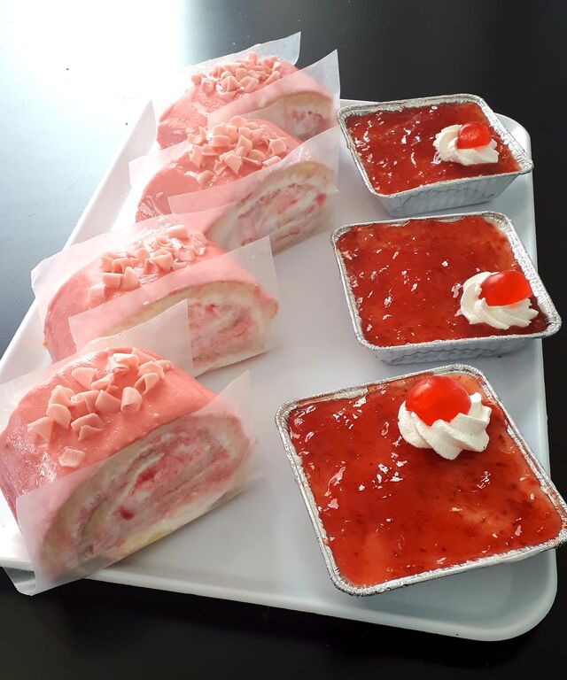 Tarta de queso y un brazo gitano al estilo pantera Rosa 