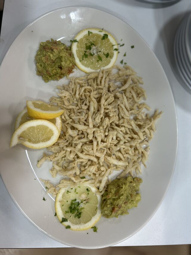 Chanquetes con Guacamole Casero