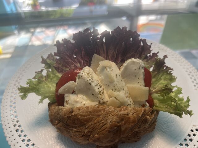 Belegte Vollkorncroissant „Caprese“