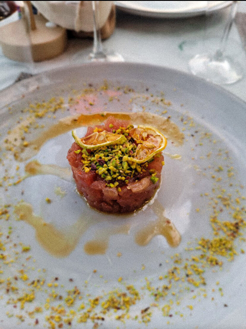 TARTARE DI TONNO CON GRANELLA DI PISTACCHIO - Tuna tartare with chopped pistachio
