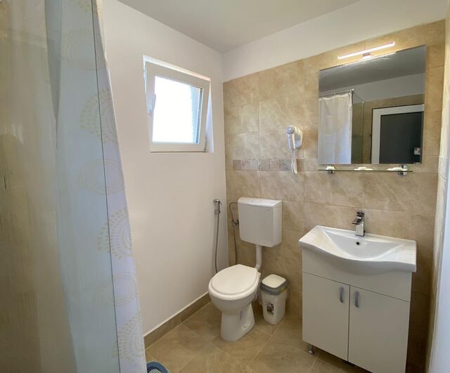 Baie Cameră Triplă