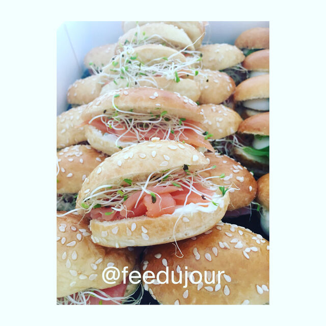 Navettes garnies saumon fumé 