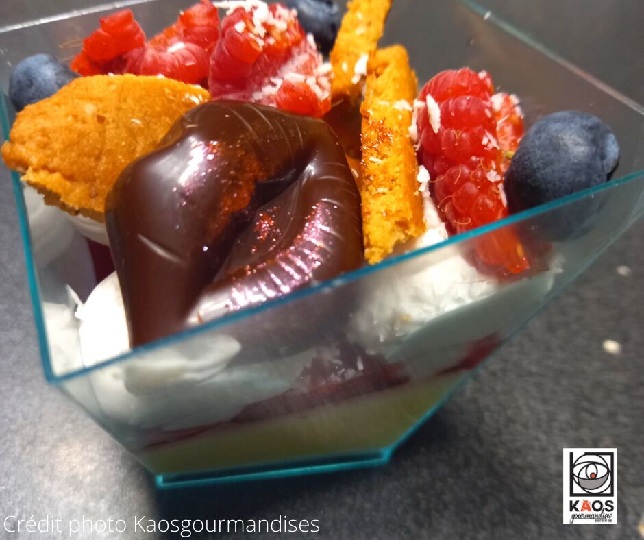 Entremêts individuel verrine citron fruits des bois