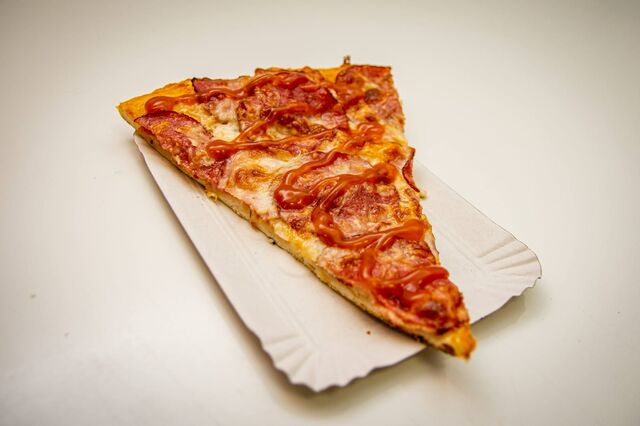 o felie de pizza mult prea gustoasa