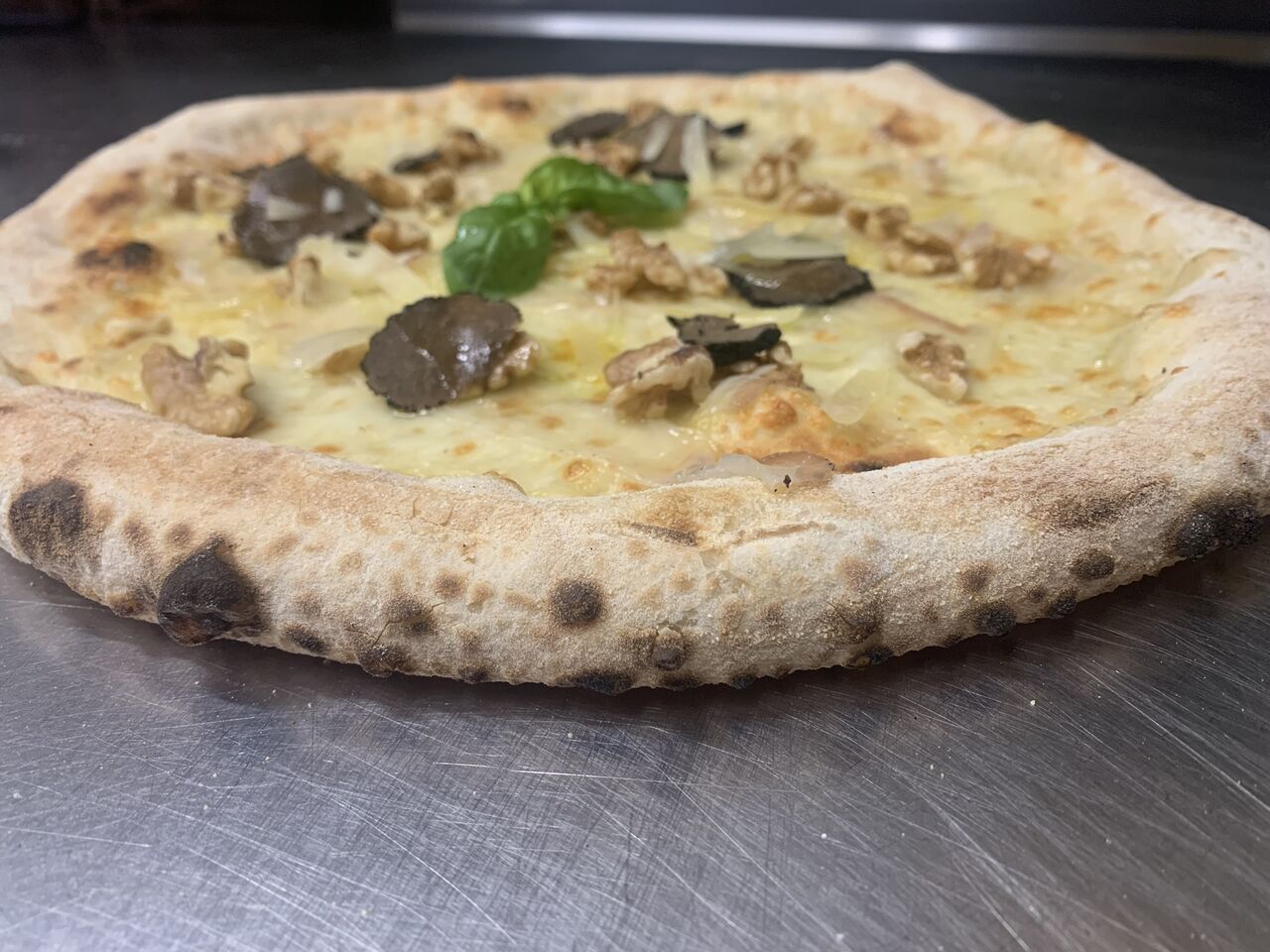 Special dicembre
Bianca noci,miele ,pecorino e tartufo 