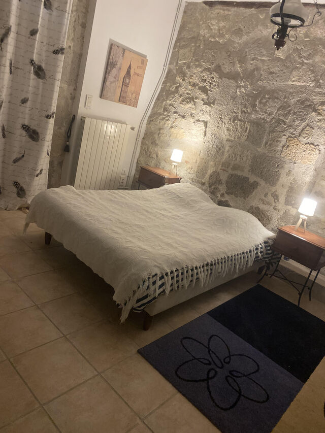 Chambre d'hôte Ascott au rdc ,1 lit double + 1 double convertible + Kitchenette + grande terrasse + accès direct piscine