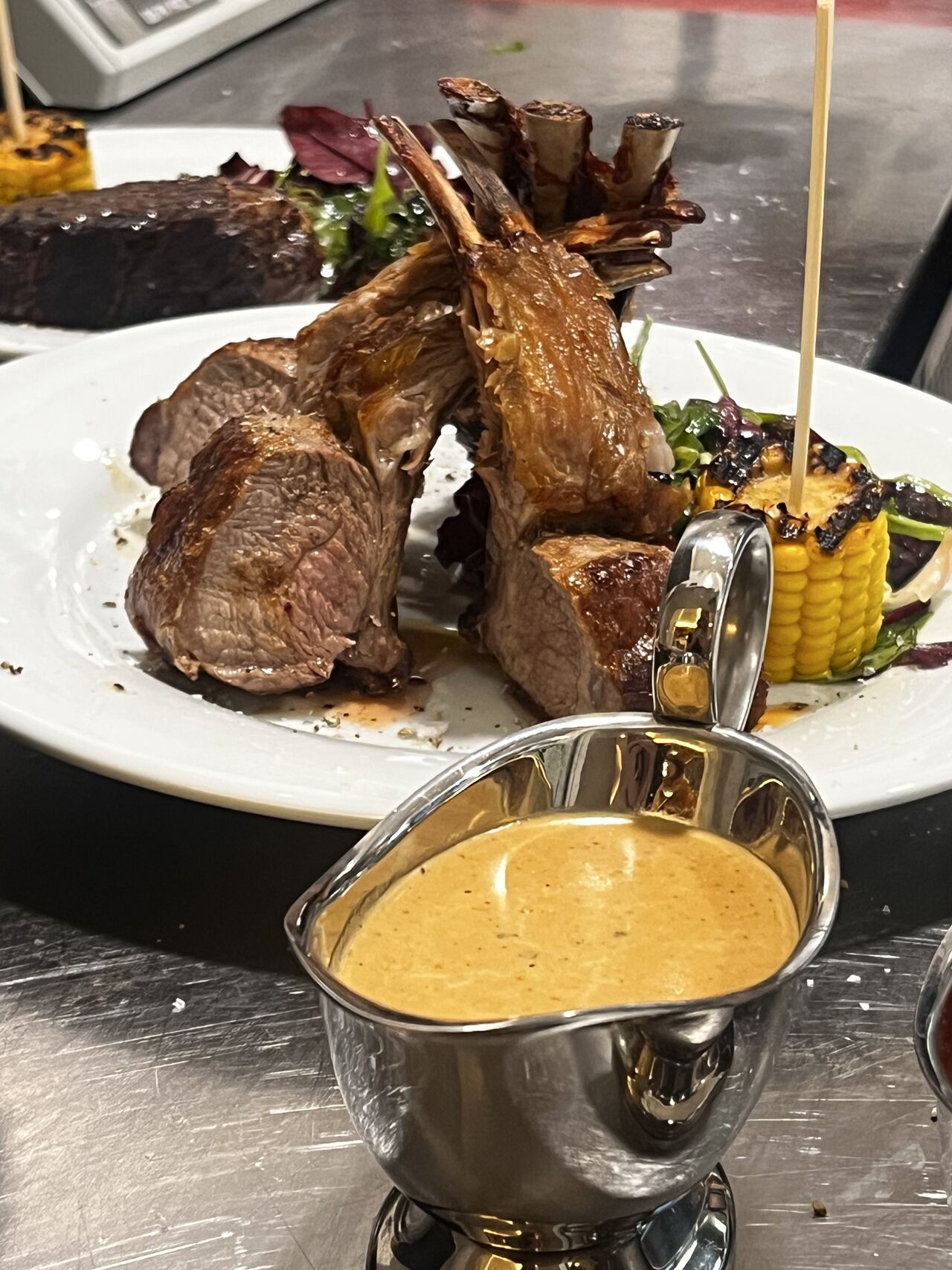 Pfeffersauce zum neuseeländischen Lammkarree