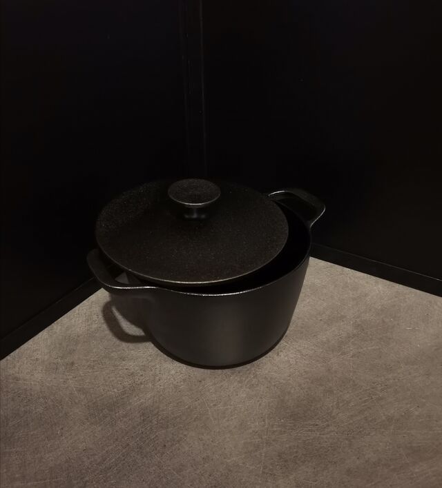 Cocotte en fonte 3L=45€ 