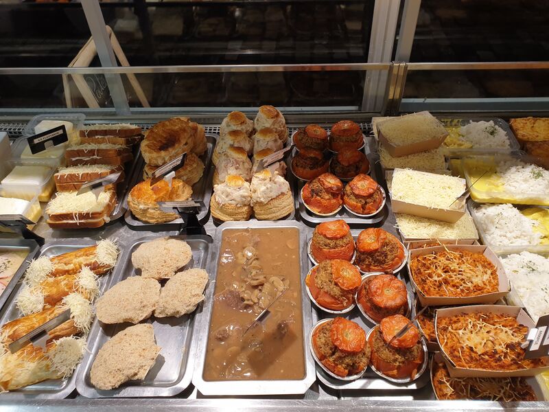 Langue de bœuf sauce Madère, tomates farcies,hachis Parmentier, lasagnes bolognaise maison 