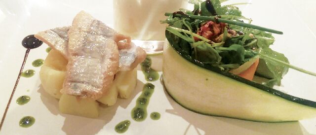 Hareng Marinés, pommes tièdes et Légumes croquants