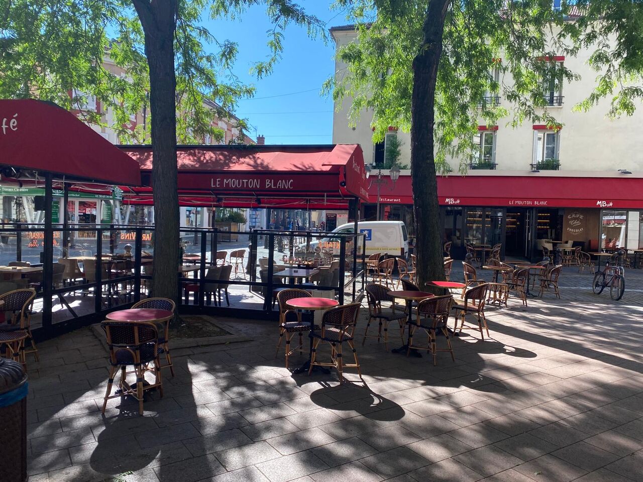 TERRASSE PRIVATISABLE