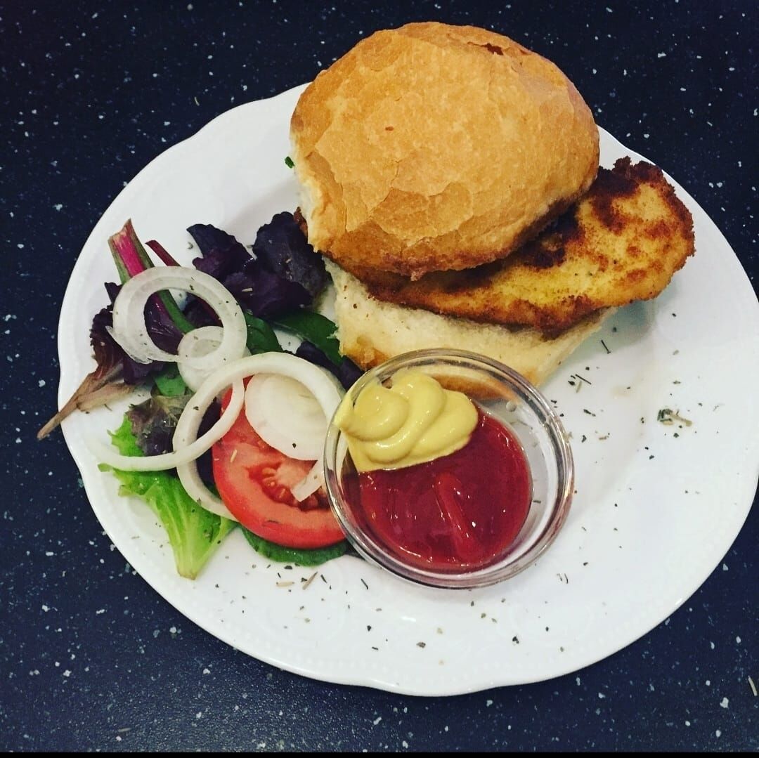 Hähnchen-Schnitzel-Teller