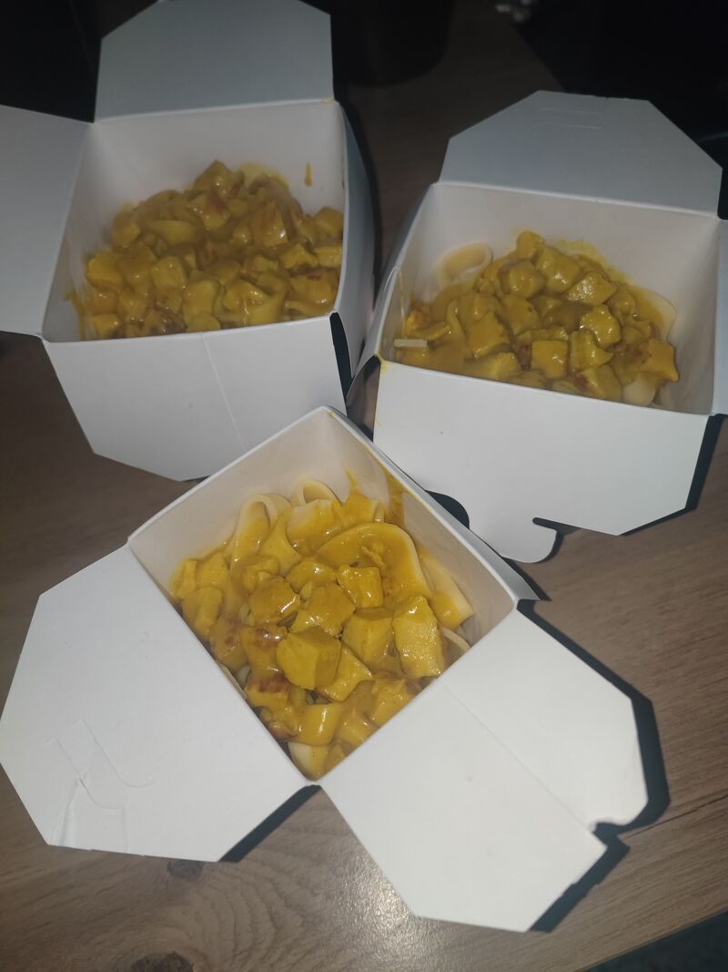 voici les pâtes au curry ( hipo curry )