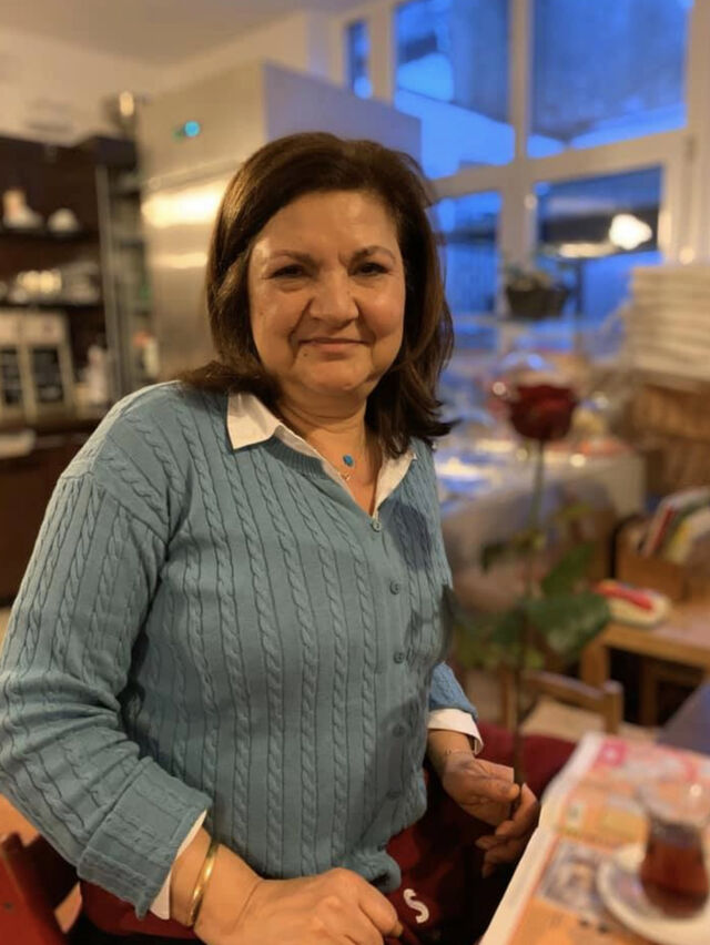 Ich heiße Sie als Ihre Gastgeberin herzlich willkommen 