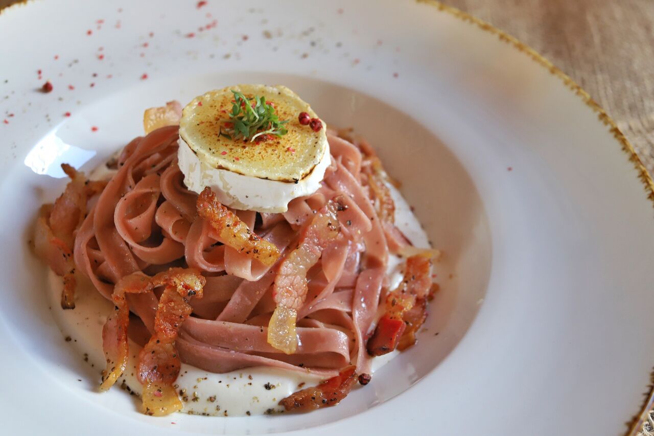 Tagliatelle z červené řepy