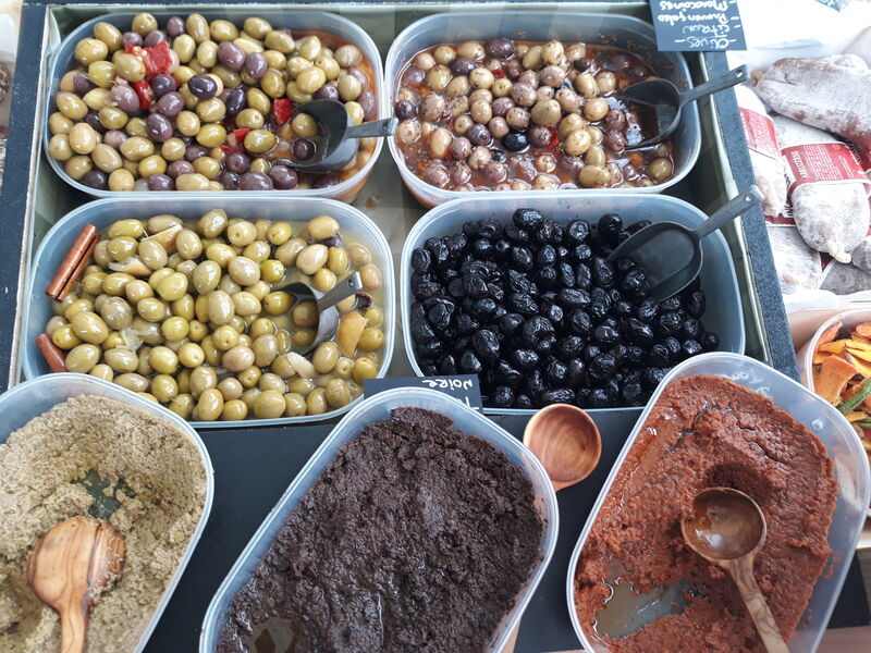 Immanquables ! les olives et tapenades 