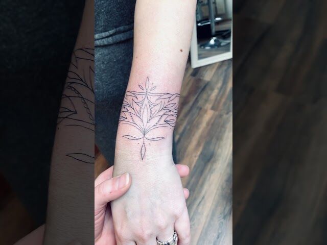 Ornament om pols (fineline) - voor Marion