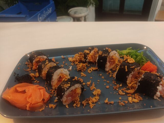 Spicy roll (Maki relleno de atún picante)