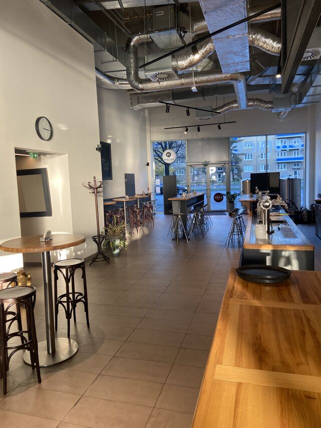 Pivnice, TV, vysoké sezení